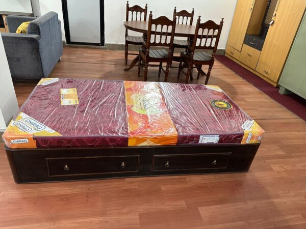 Low bed 6 by 3 with two drawers