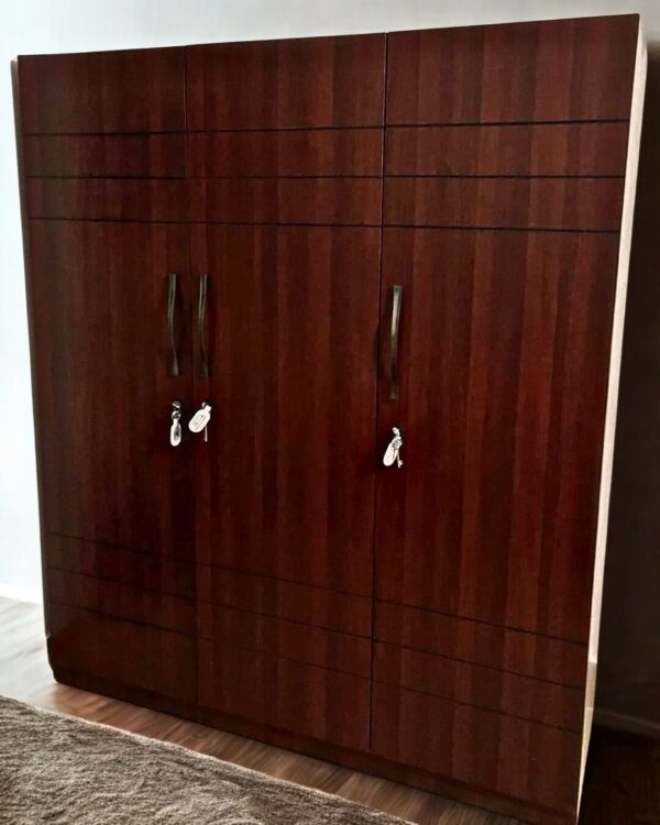 Mirrorless Three Piece Wardrobe