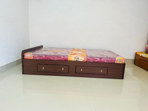 Low bed with head - Image 3