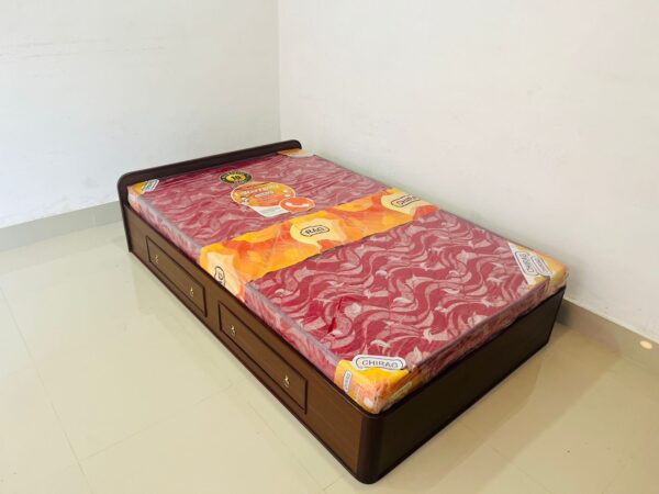 Low bed with head