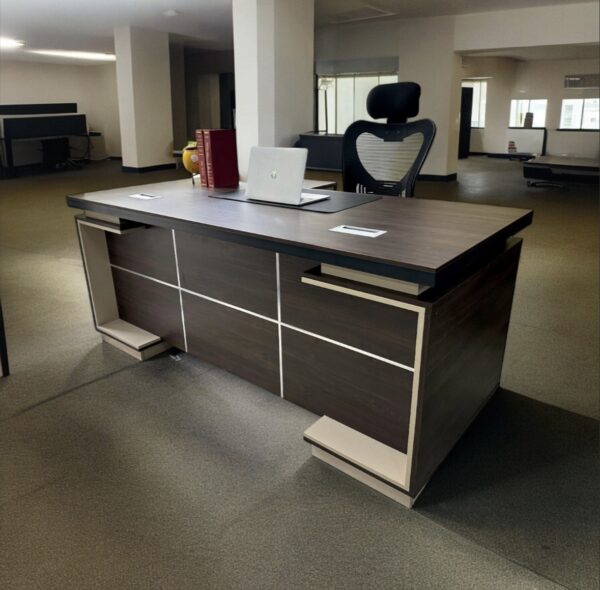 L shaped Table - Image 2
