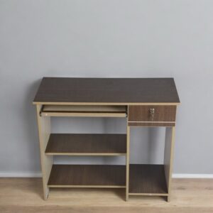 Computer table with extra legspace